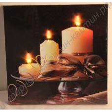 Картина с LED подсветкой: три свечи на подносе, выполненная на холсте